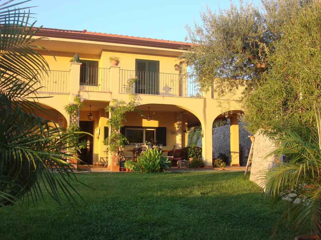 Villa con Vista Mare